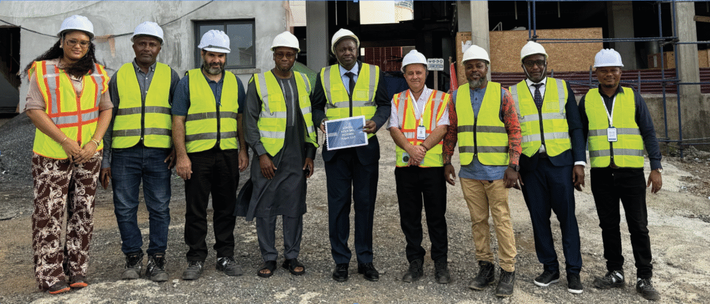 Le Ministre des Finances en visite à la minoterie de SONOCO Sierra Leone